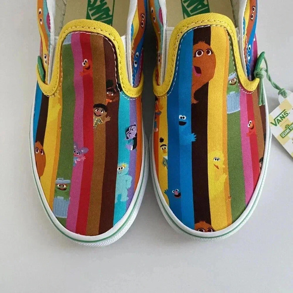 VANS X SESAME STREET Kids Classic Slip Ons Sneakers Shoes US Size 1.5 NEW! - Picture 2 of 12